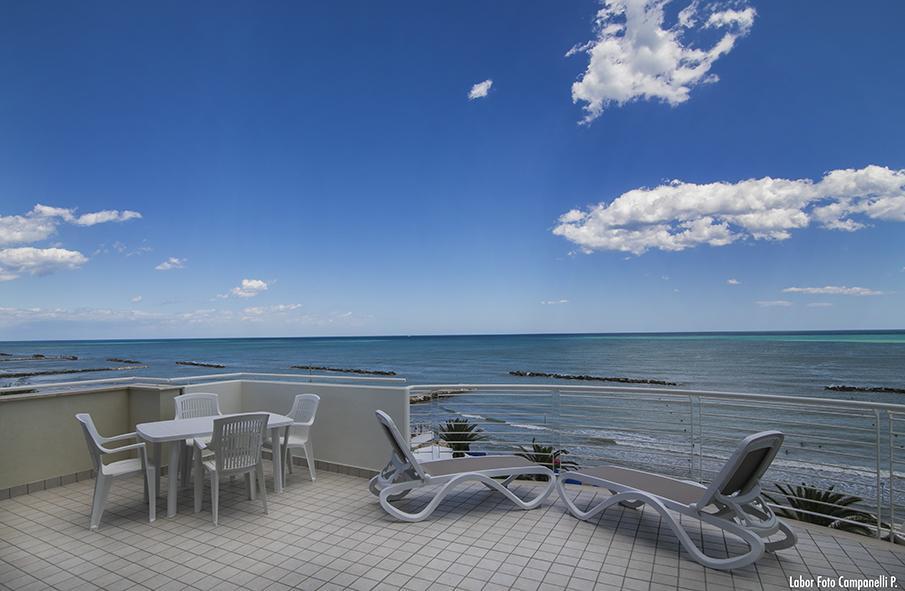 Residence Acquasuite Мартинсикуро Екстериор снимка