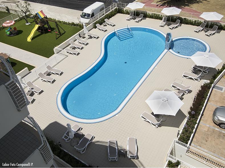 Residence Acquasuite Мартинсикуро Екстериор снимка