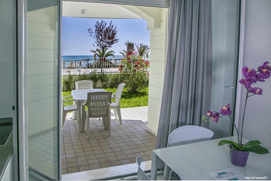 Residence Acquasuite Мартинсикуро Екстериор снимка