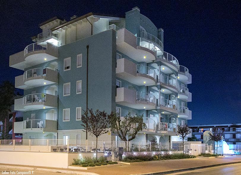 Residence Acquasuite Мартинсикуро Екстериор снимка